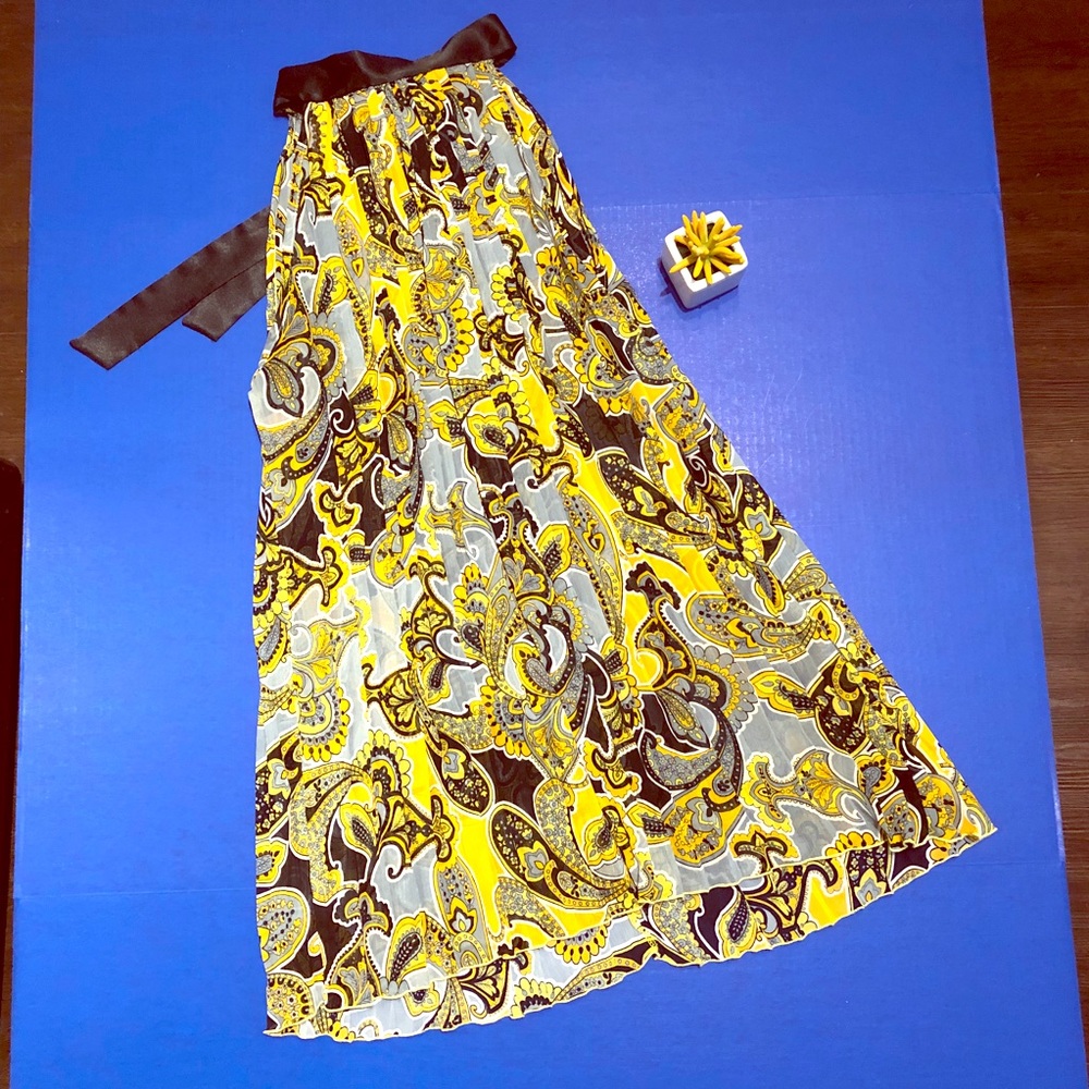 Sleeveless Pleated Dress